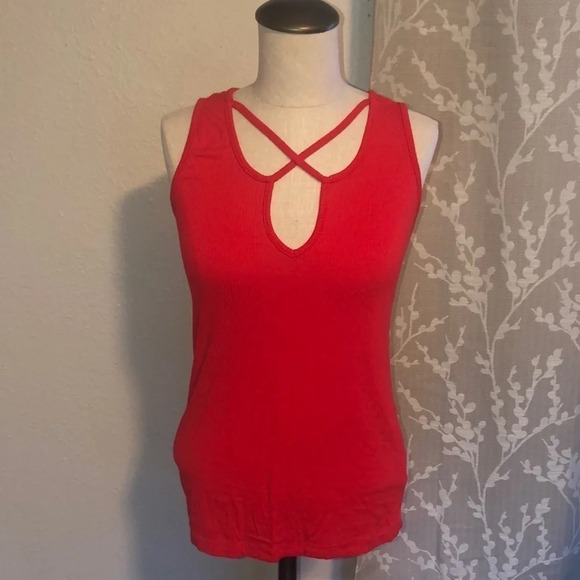 Ribbed Cutout Tank​​​​​​​​​​ - Picture 1 of 2